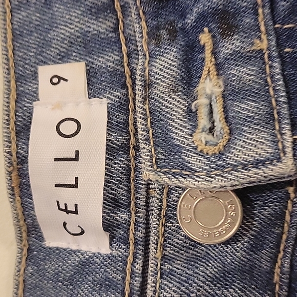 Cello jeans size 9. Baggy and distressed. - Picture 2 of 5